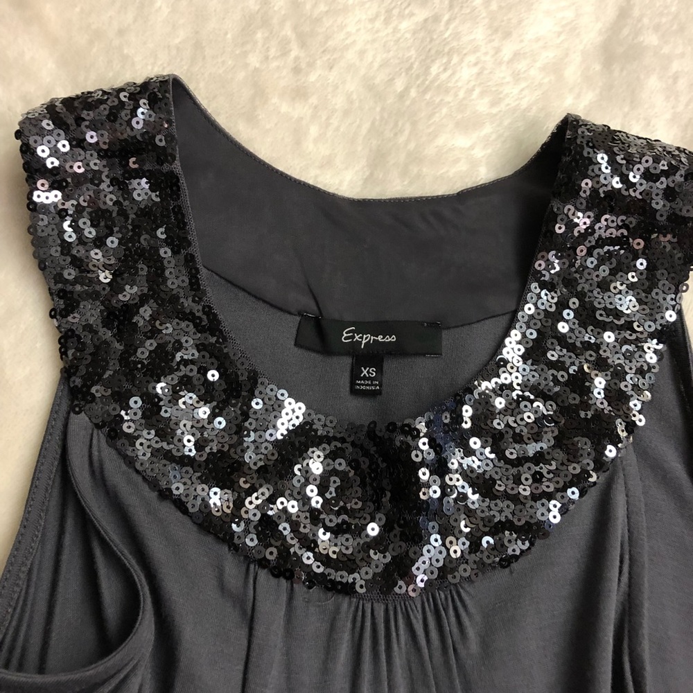 Express dress - Picture 2 of 5